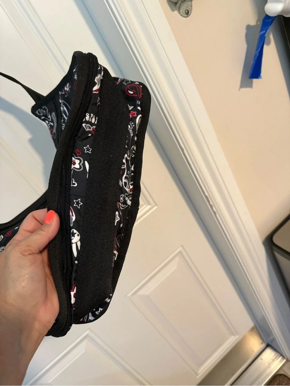 Lesportsac deluxe every day Black zip Bag with Red & White Graphic Print